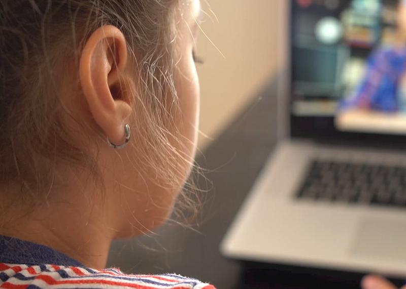 Girl e-learning